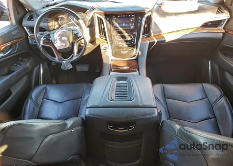 2018 Cadillac Escalade Luxury z USA, uszkodzony, nr VIN 1GYS4BKJ8JR376399